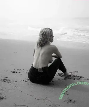 Mckenzie Hewson / mckenzierose21 / mckenzierosehewson nude photo #0109