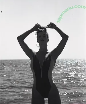 Mckenzie Hewson / mckenzierose21 / mckenzierosehewson nude photo #0117