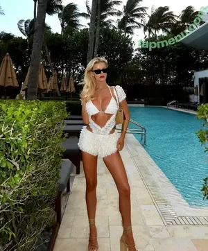 Mckenzie Hewson / mckenzierose21 / mckenzierosehewson nude photo #0200