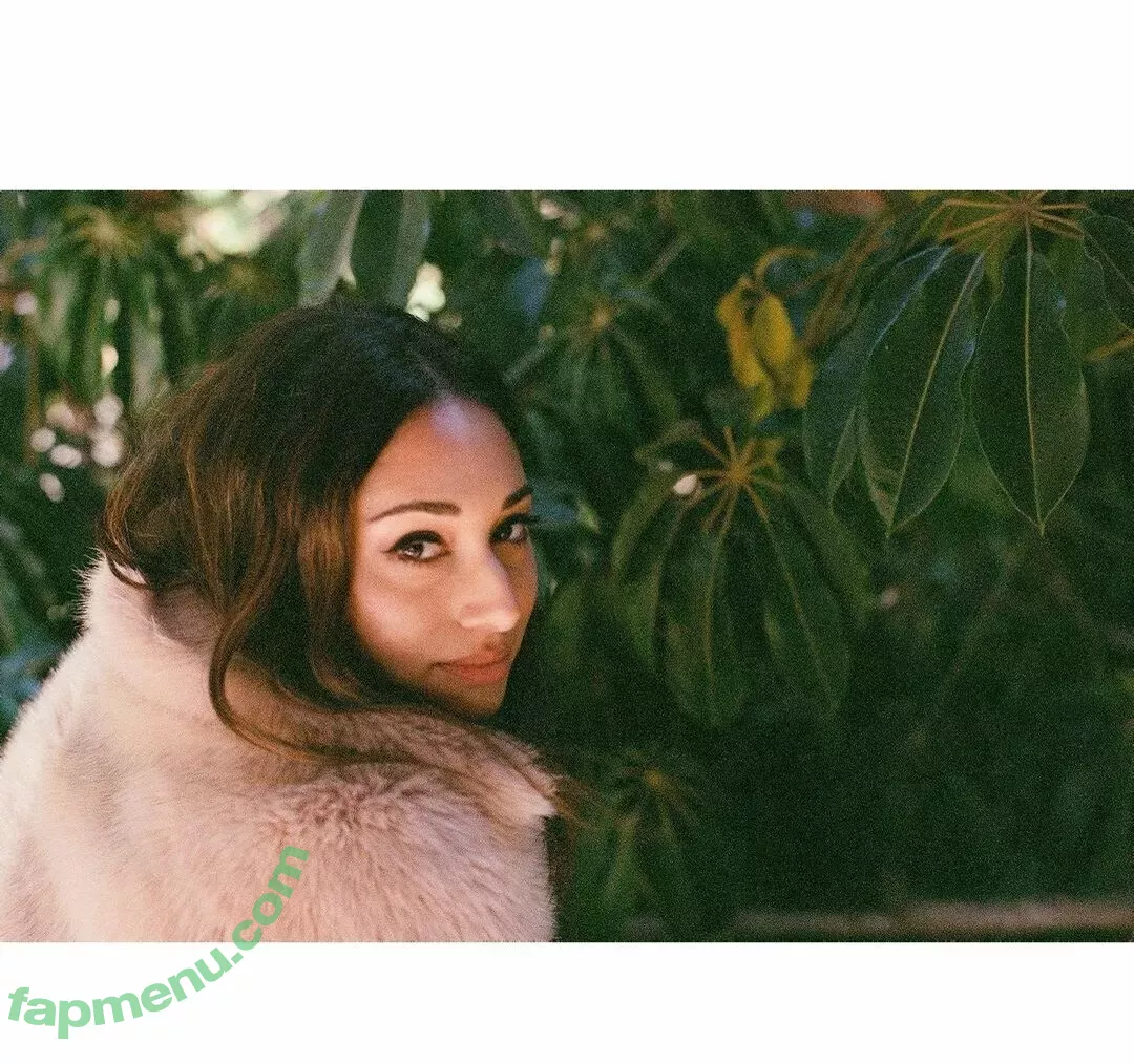 Meaghan Rath nude photo #0005 (meaghanrath)