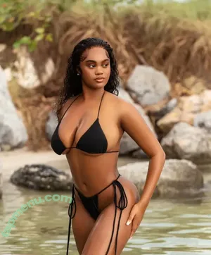 Medina Imani / aquafinadinaaa / medinaimani_ nude photo #0009