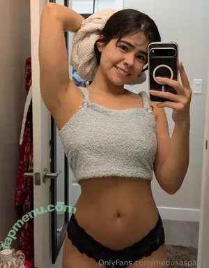 Medusaspams / allaroundreactions nude photo #0023