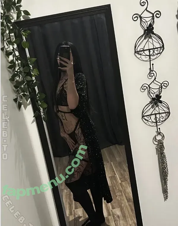 Medusha nude photo #0011 (StandrdAssiGirl / anna.hoelzler / annahoelzler)