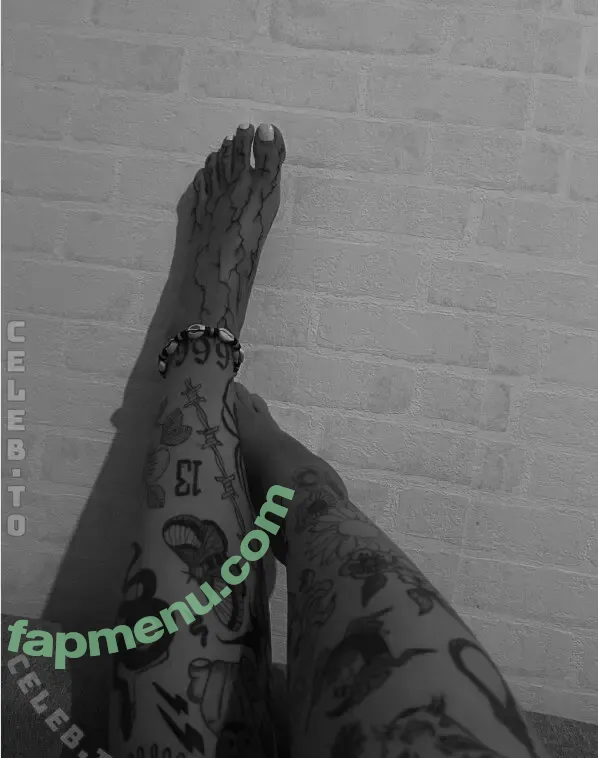 Medusha nude photo #0012 (StandrdAssiGirl / anna.hoelzler / annahoelzler)