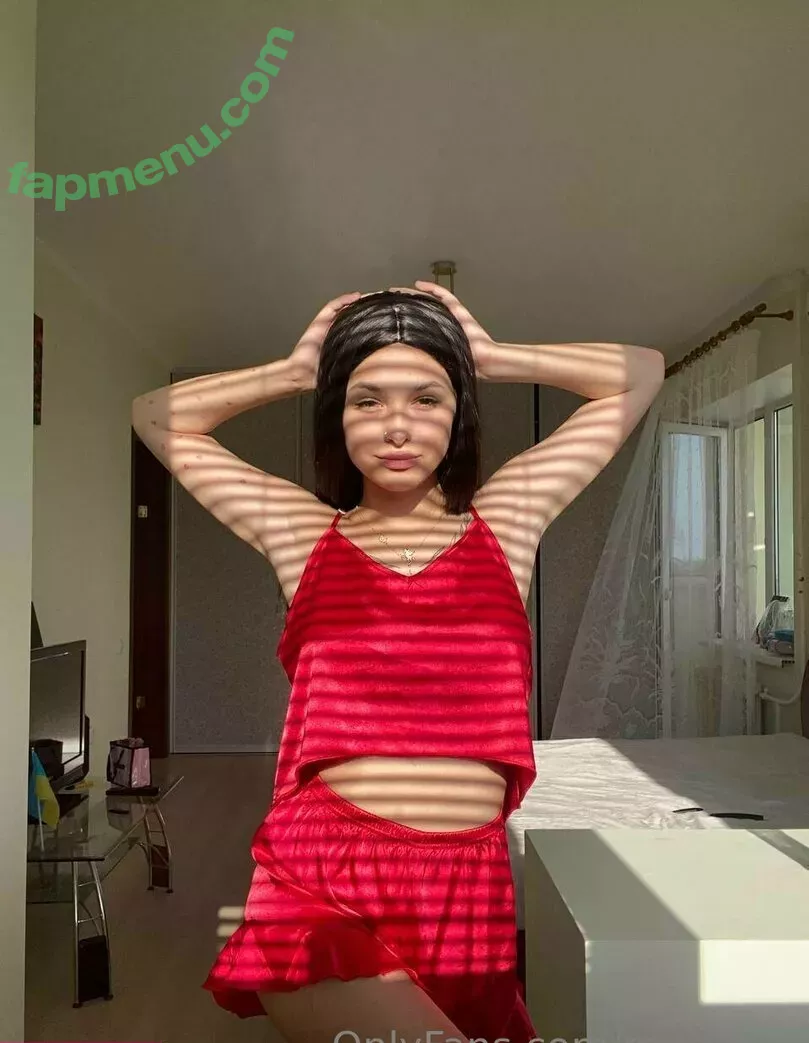 mee_zee nude photo #0030 (mee_zee)
