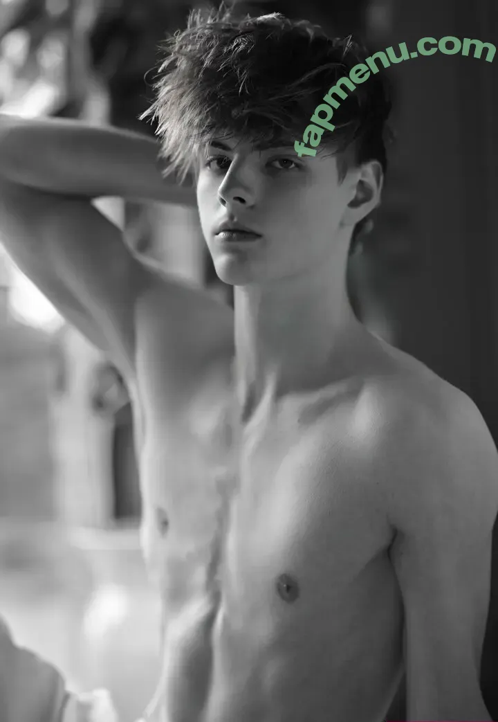 meepicboy nude photo #0094 (meepicboy)
