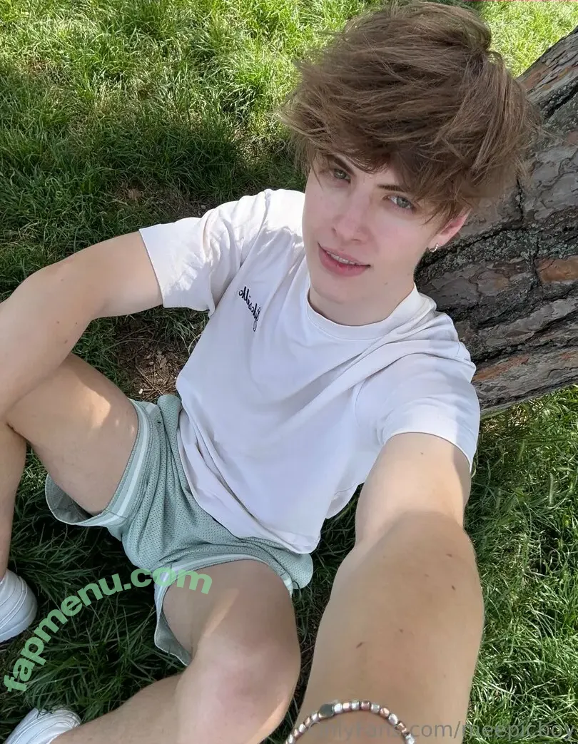 meepicboy nude photo #0101 (meepicboy)