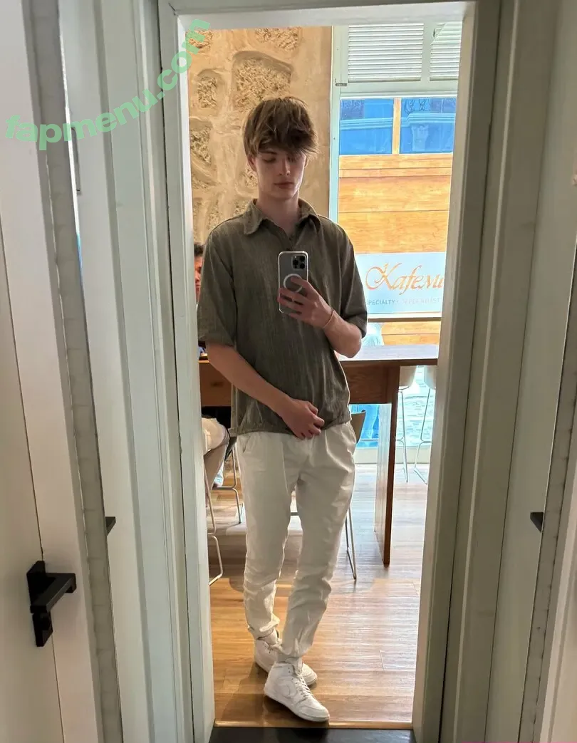 meepicboy nude photo #0108 (meepicboy)