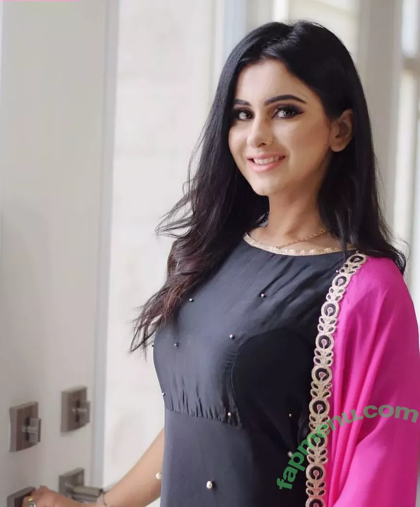 Meetii Kalher nude photo #1080 (meetiikalher)