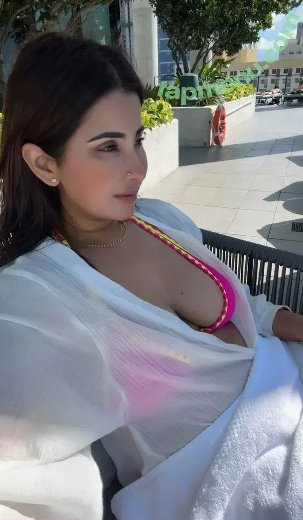 Meetii Kalher nude photo #1617 (meetiikalher)