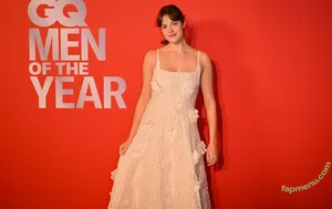 Meg Bellamy / megkbellamy nude photo #0014