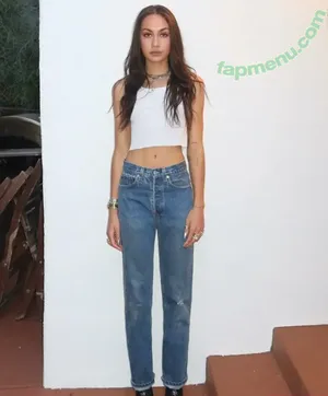 Meg DeLacy / megdelacy nude photo #0033