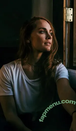 Meg Gallagher / megsquats nude photo #0311