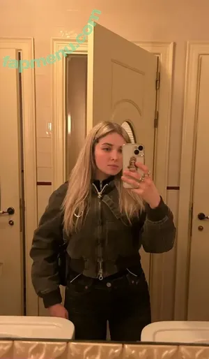 Meg Mills / 37521291 / carecharmer nude photo #0052