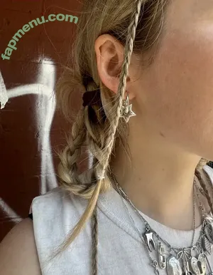 Meg Mills / 37521291 / carecharmer nude photo #0060