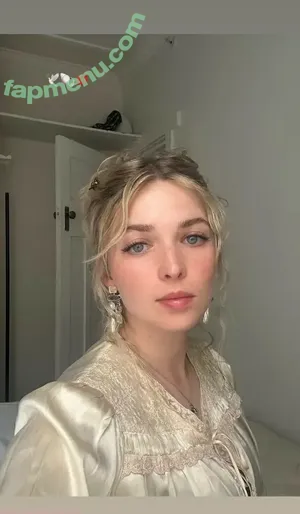 Meg Mills / 37521291 / carecharmer nude photo #0064