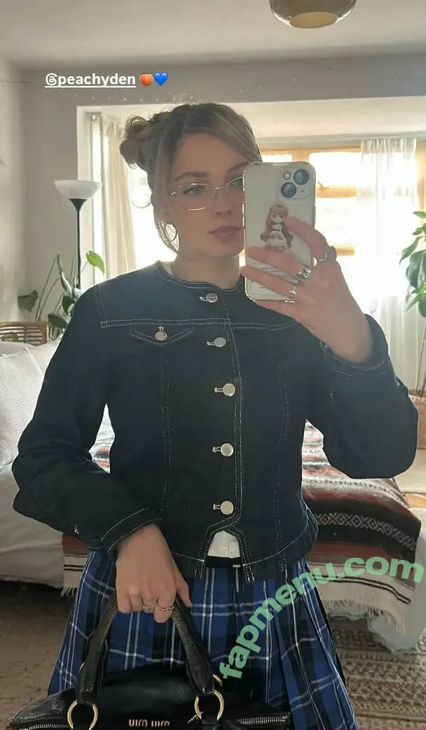 Meg Mills nude photo #0053 (37521291 / carecharmer)