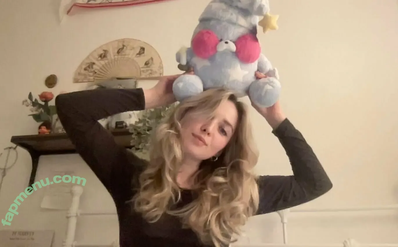 Meg Mills nude photo #0061 (37521291 / carecharmer)