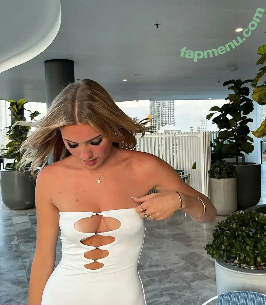 Meg Taylor nude photo #0024 (Megtaylor / megtayllor)