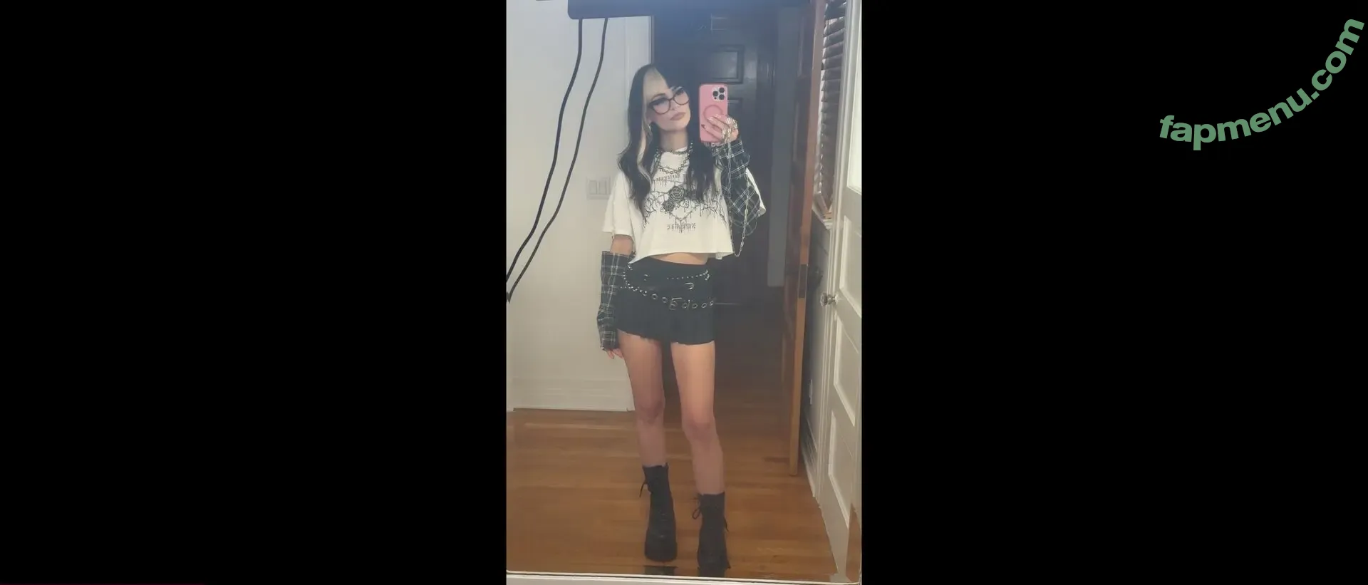 Meg Wilbur nude photo #0013 (littlemonsterdoll)