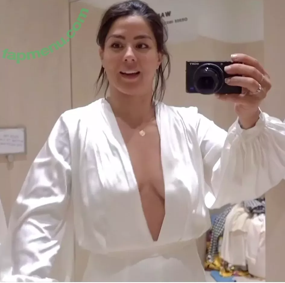 Megan Batoon nude photo #0024 (meganbatoon)