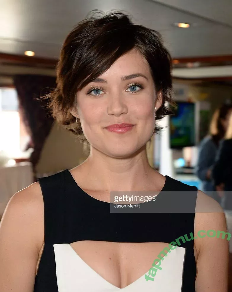 Megan Boone nude photo #0011 (megandesaever / msmeganboone)