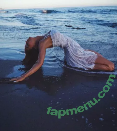 Megan Fox nude photo #1983 (fatmeganfox / meganfox)