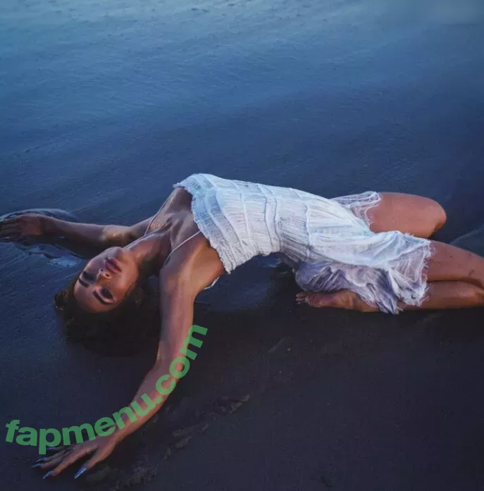 Megan Fox nude photo #1984 (fatmeganfox / meganfox)