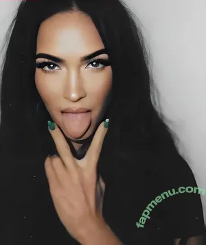 Megan Fox / megan.fox / meganfox nude photo #2371