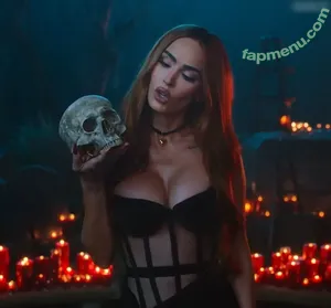 Megan Fox / megan.fox / meganfox nude photo #2393