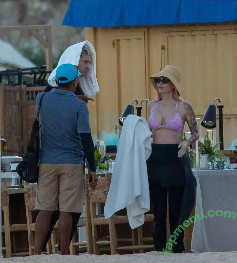 Megan Fox nude photo #2004 (fatmeganfox / meganfox)