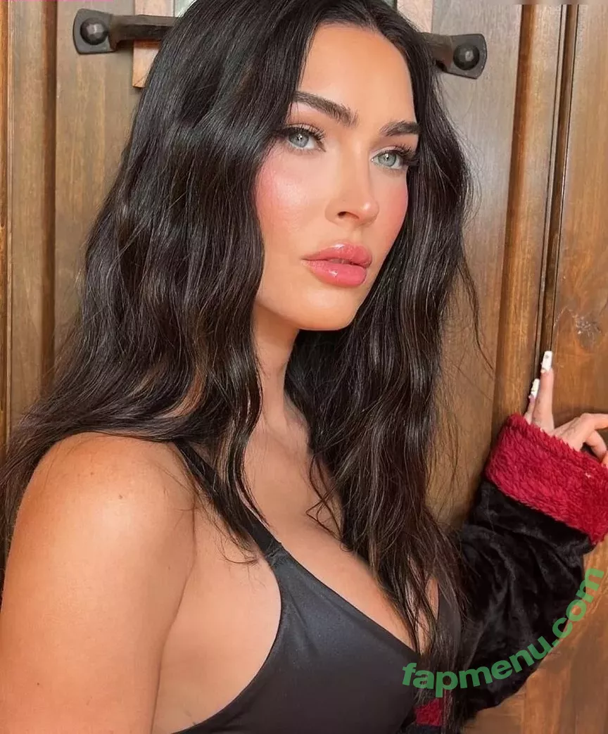 Megan Fox nude photo #2048 (fatmeganfox / meganfox)