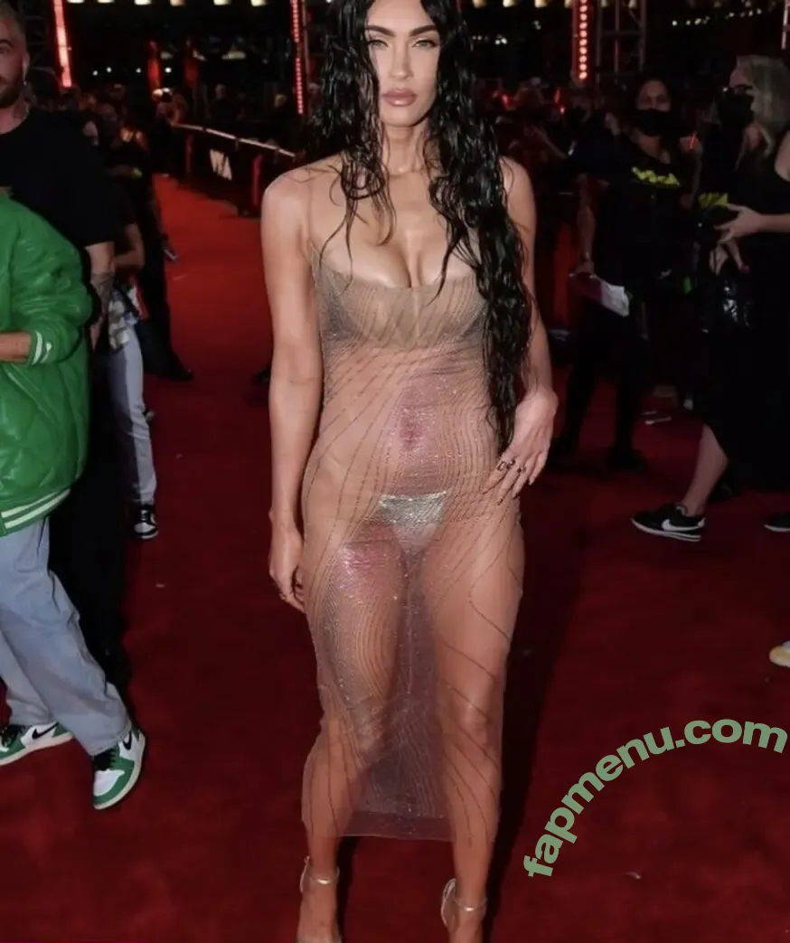 Megan Fox nude photo #2483 (action / meganfox)