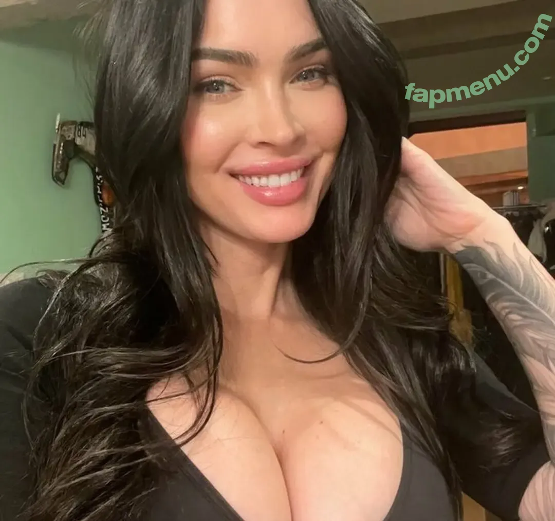 Megan Fox nude photo #2520 (action / meganfox)