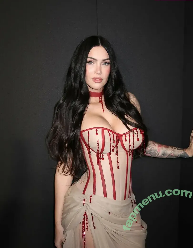 Megan Fox nude photo #2530 (fatmeganfox / meganfox)