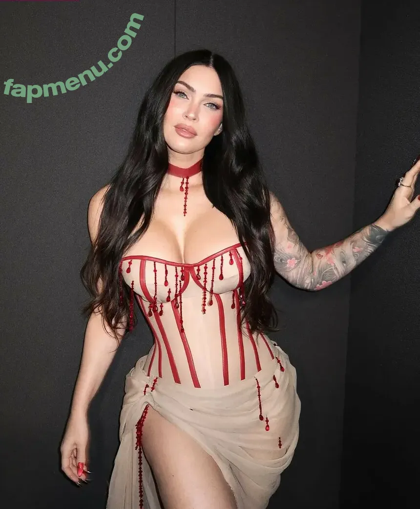 Megan Fox nude photo #2532 (fatmeganfox / meganfox)