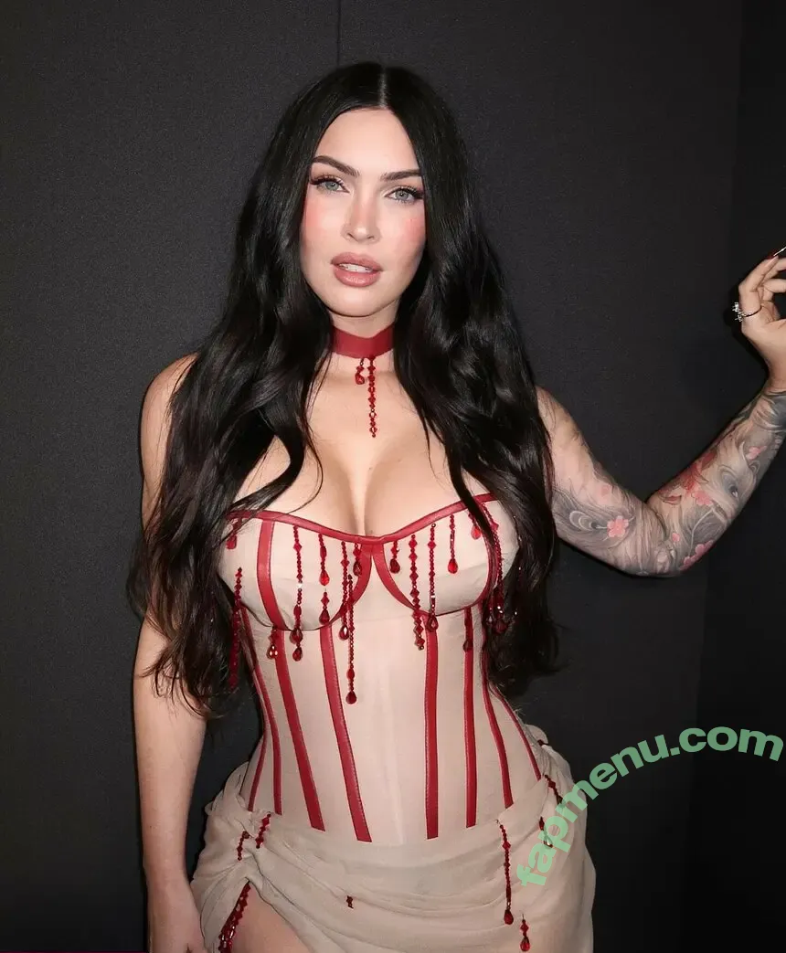 Megan Fox nude photo #2533 (fatmeganfox / meganfox)