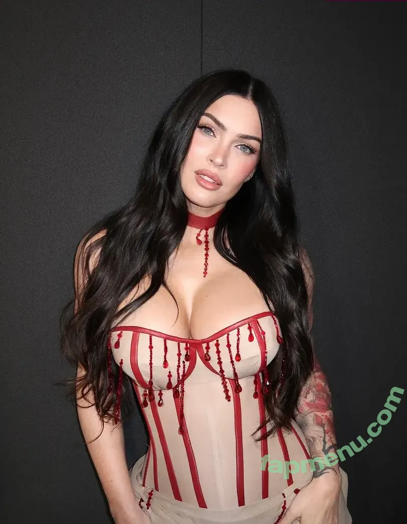 Megan Fox nude photo #2534 (fatmeganfox / meganfox)