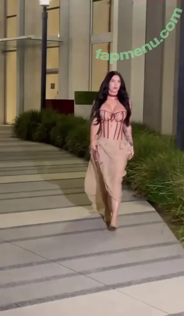 Megan Fox nude photo #2538 (fatmeganfox / meganfox)