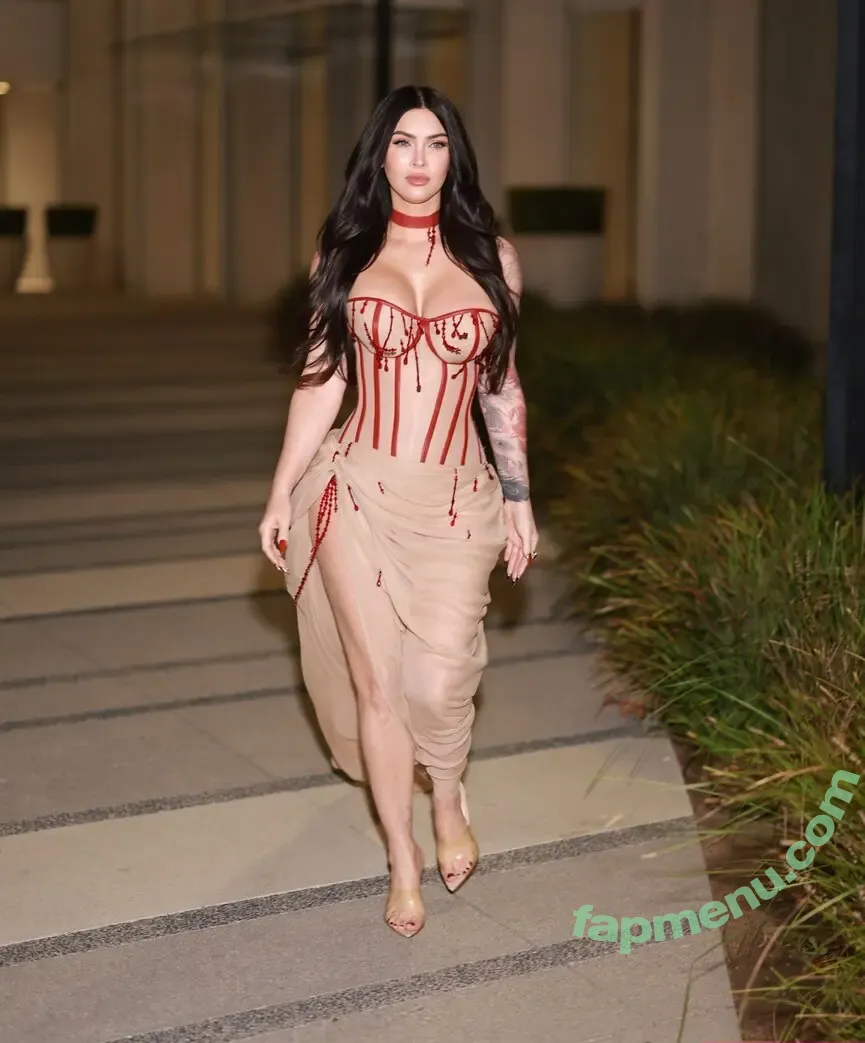 Megan Fox nude photo #2539 (fatmeganfox / meganfox)