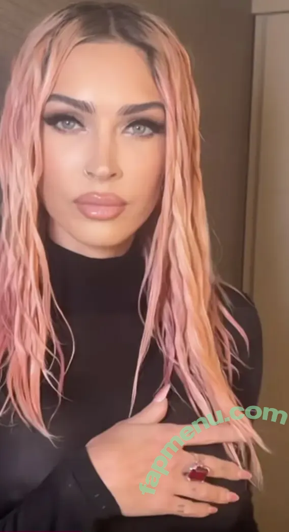 Megan Fox nude photo #2656 (fatmeganfox / meganfox)