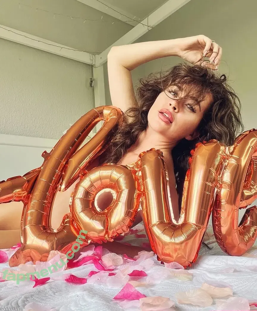 Megan Mae nude photo #0194 (Maemegs95 / maemegan95)