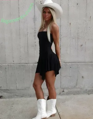 Megan Morneau / megan.morneau nude photo #0020