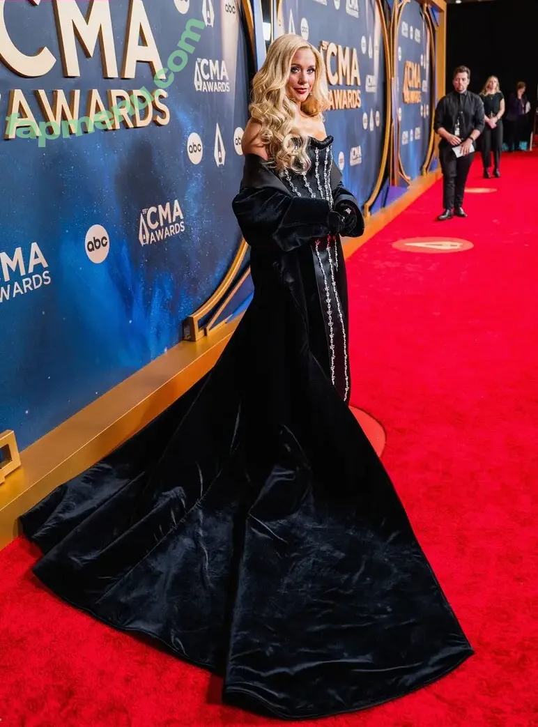 Megan Moroney nude photo #0150 (megmoroney)