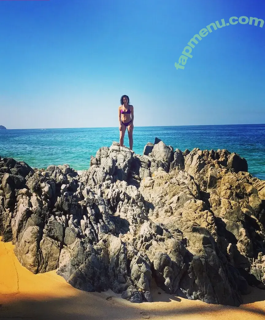Megan Olivi nude photo #0034 (MeganOlivi)