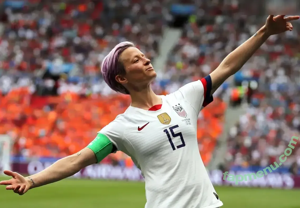 Megan Rapinoe nude photo #0003 (American soccer player / mrapinoe)