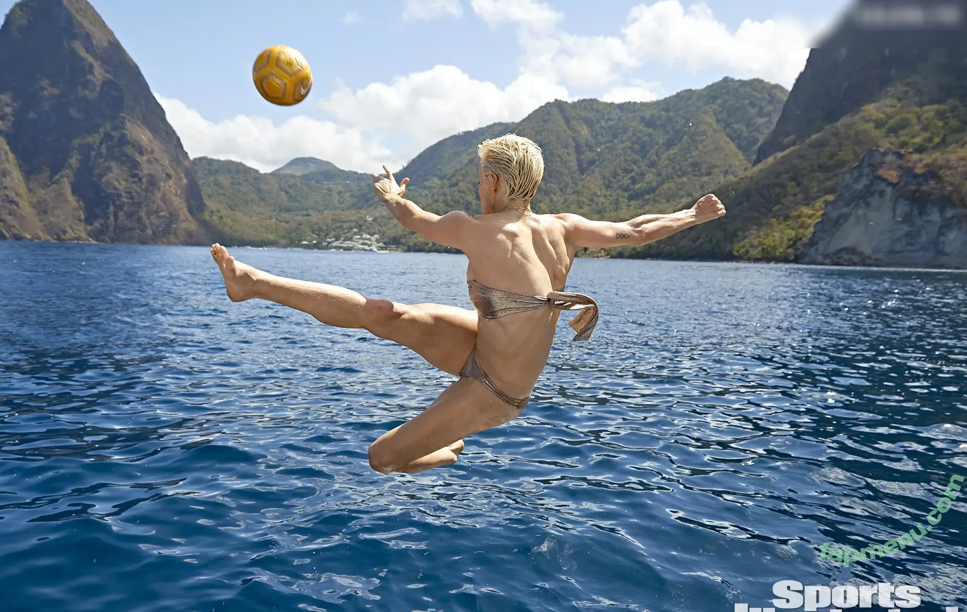 Megan Rapinoe nude photo #0038 (American soccer player / mrapinoe)