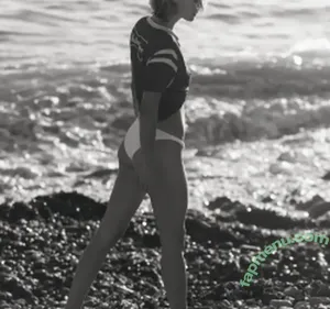 Megan Williams / meg.williams / meganmayw / meganwilliamsx nude photo #0031