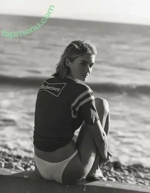 Megan Williams / meg.williams / meganmayw / meganwilliamsx nude photo #0037