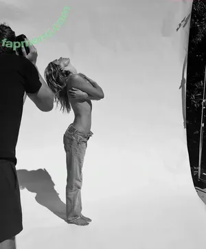 Megan Williams / meg.williams / meganmayw / meganwilliamsx nude photo #0046